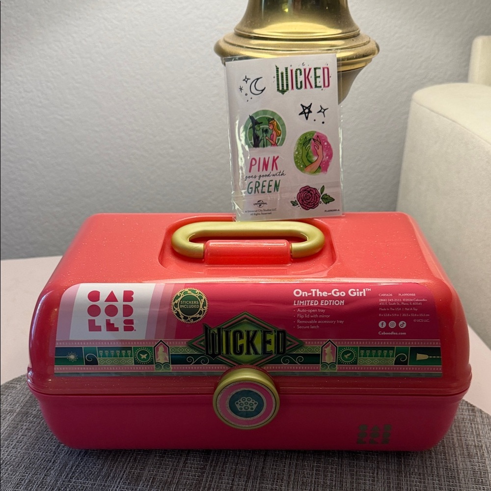 Limited edition Wicked On-The-Go Girl Caboodle - Picture 3 of 3